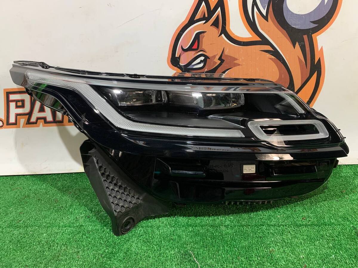 LR141253 Reflektor prawy LED Matrix Range Rover Velar L560 (2018-) używany